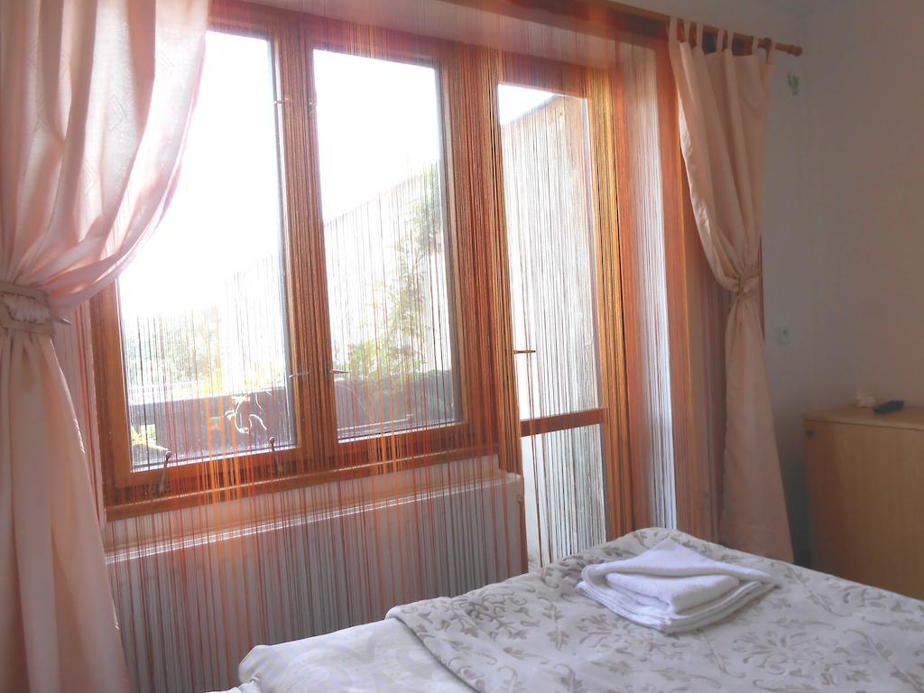 מלון פודבראדי White Rabbit Hall חדר תמונה